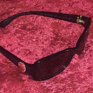 "Marc"by MarcJacobs Chic Sunglasses, black w/gold.
